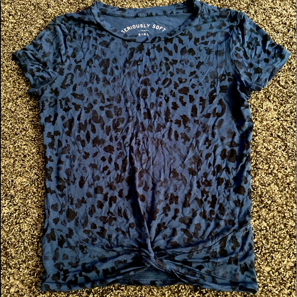 Size xs leopard print tee with knot detail